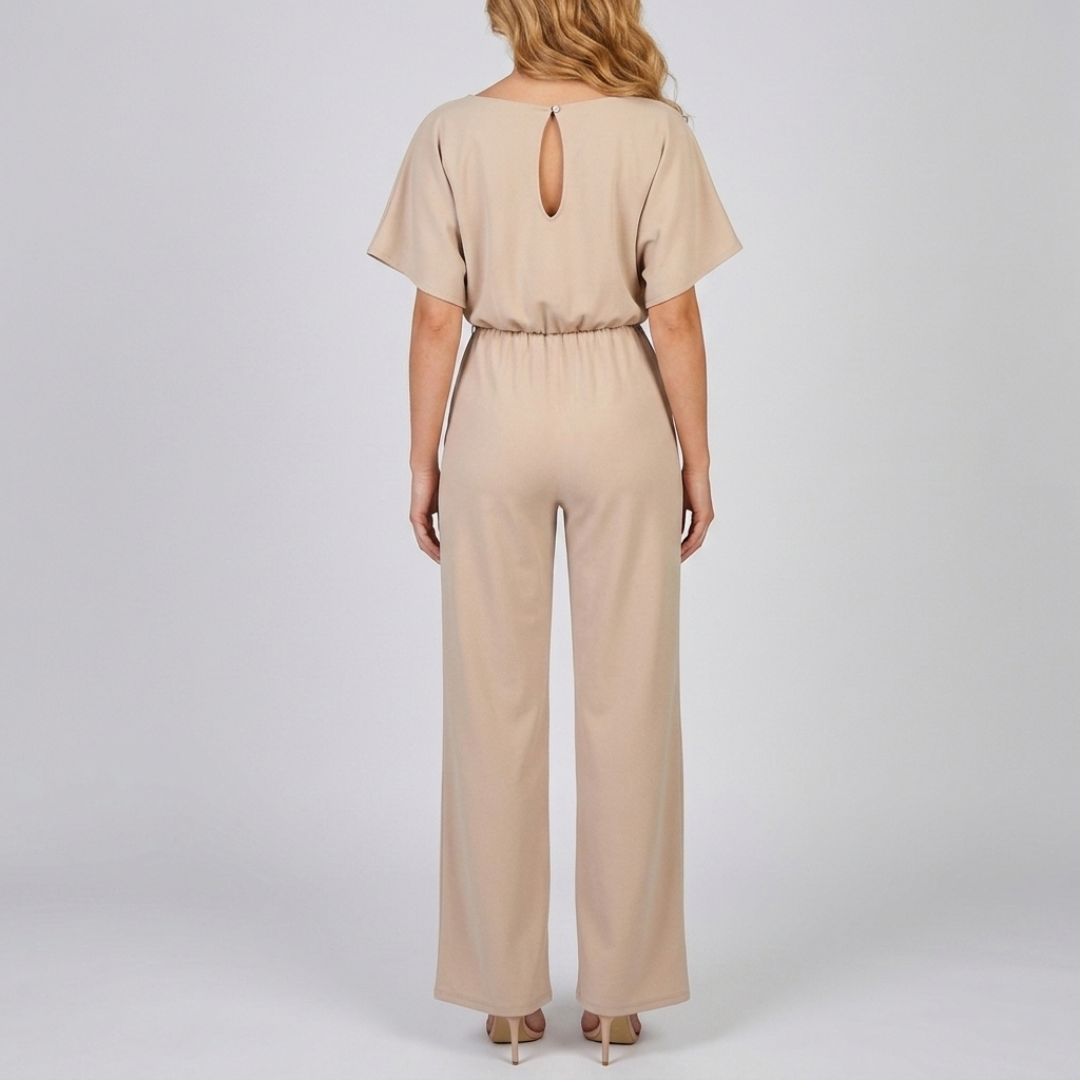 Combinaison Sophie beige jambes larges vue de face fond gris