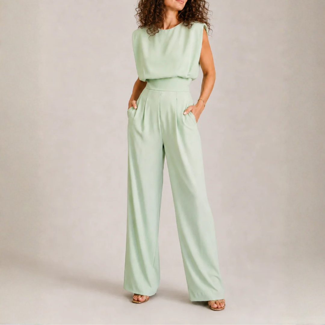 Combinaison femme vert menthe coupe large sans manches, vue de face