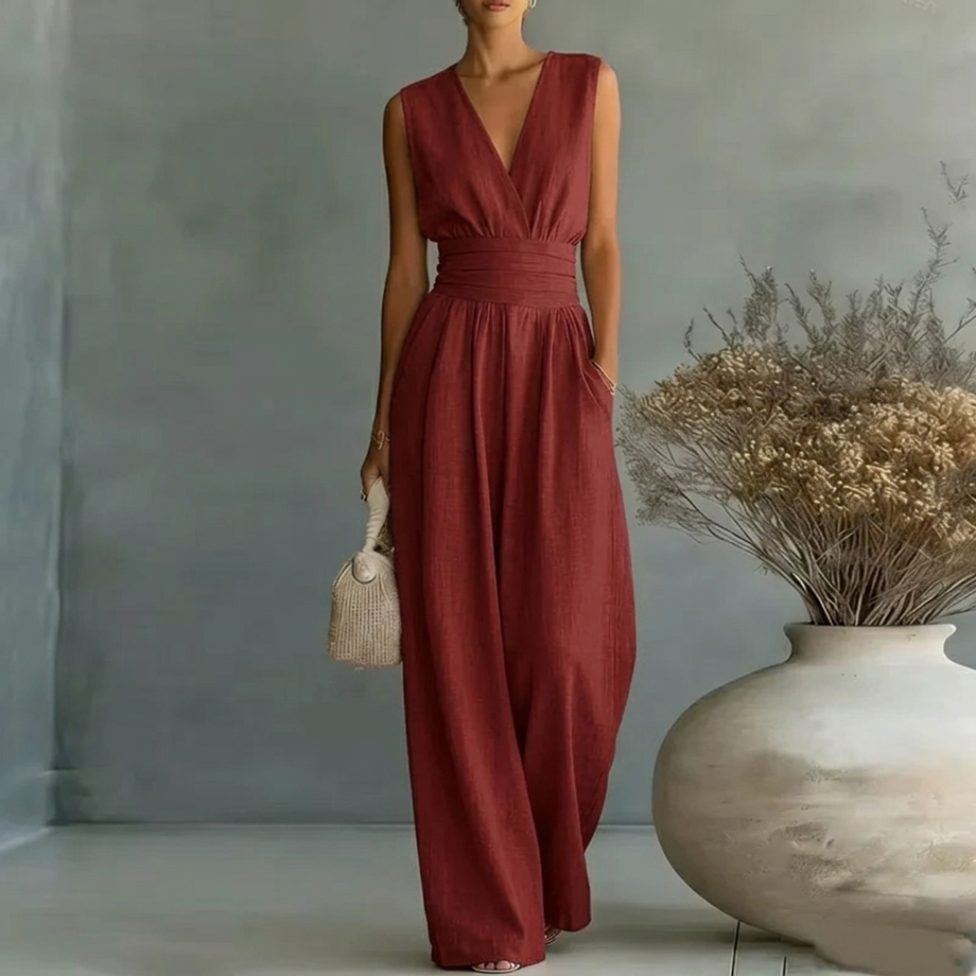 Combinaison femme rouge longue sans manches coupe élégante