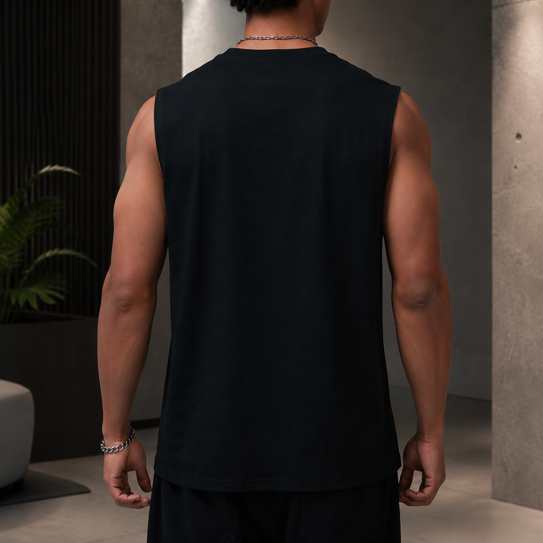 Débardeur noir vu de dos, coupe oversize dégageant les épaules