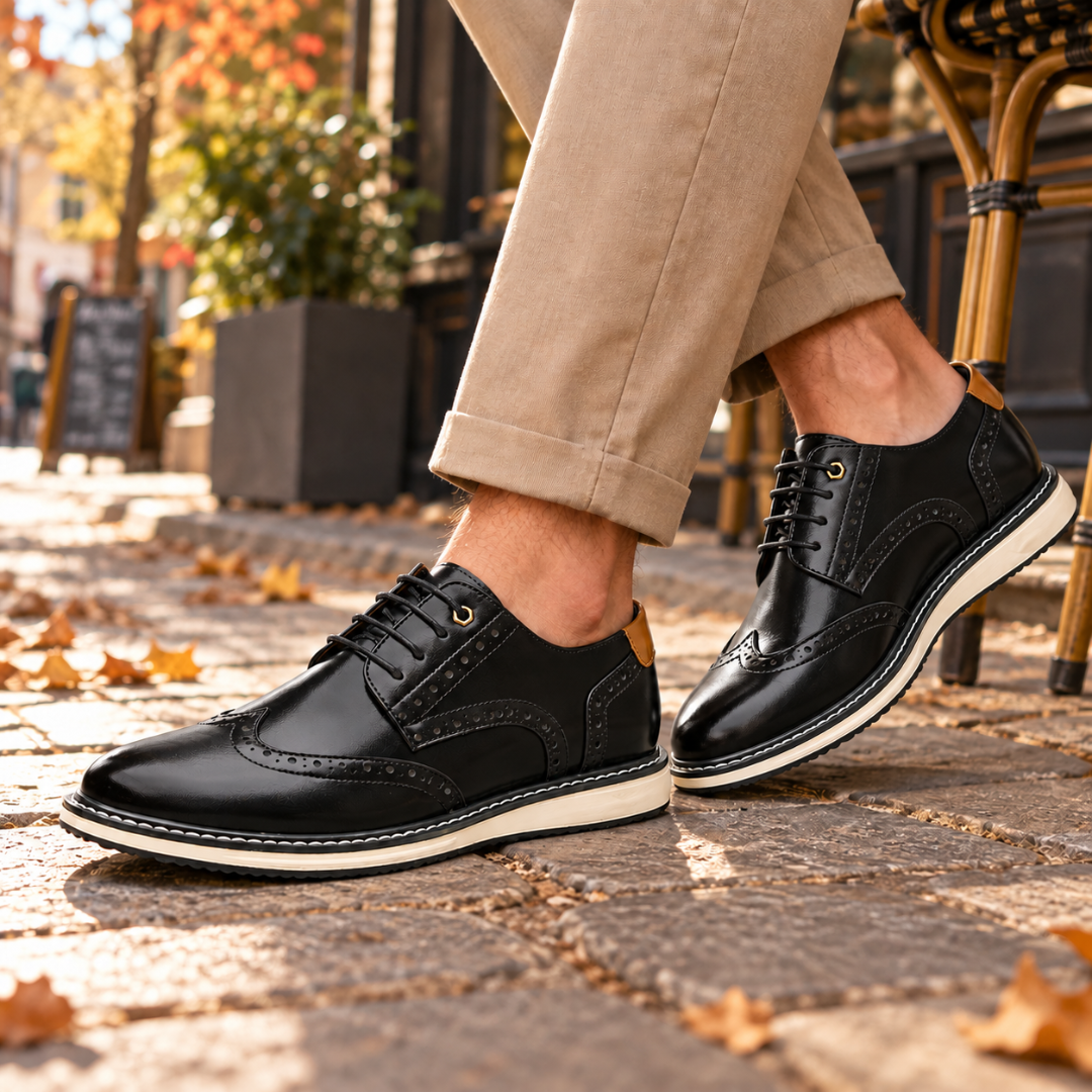 Derbies homme noirs à bout golf perforé et empiècement camel au talon