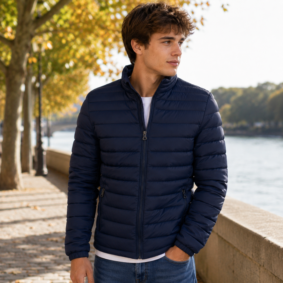Doudoune homme bleu foncé zippée, matelassage horizontal et deux poches zippées