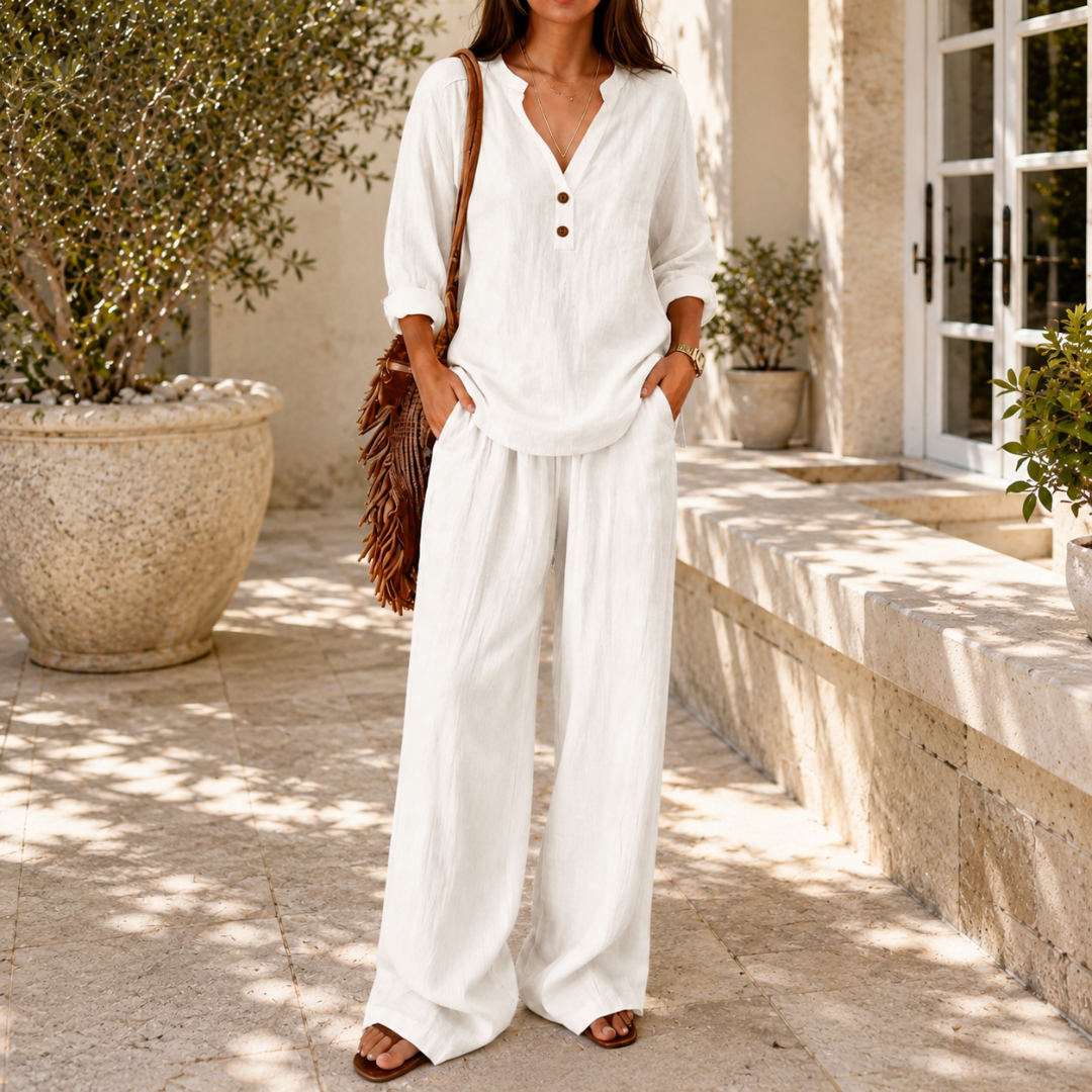 Tenue deux pièces blanche, blouse oversize col V et pantalon fluide femme