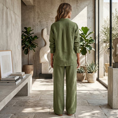 Ensemble coordonné femme vert coupe loose chemise col classique et pantalon taille élastique