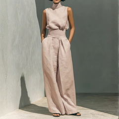 Ensemble deux pièces rose vue de face, top sans manches col montant taille haute