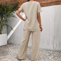 Ensemble Sofia coloris beige, pantalon large et fluide, vue complète