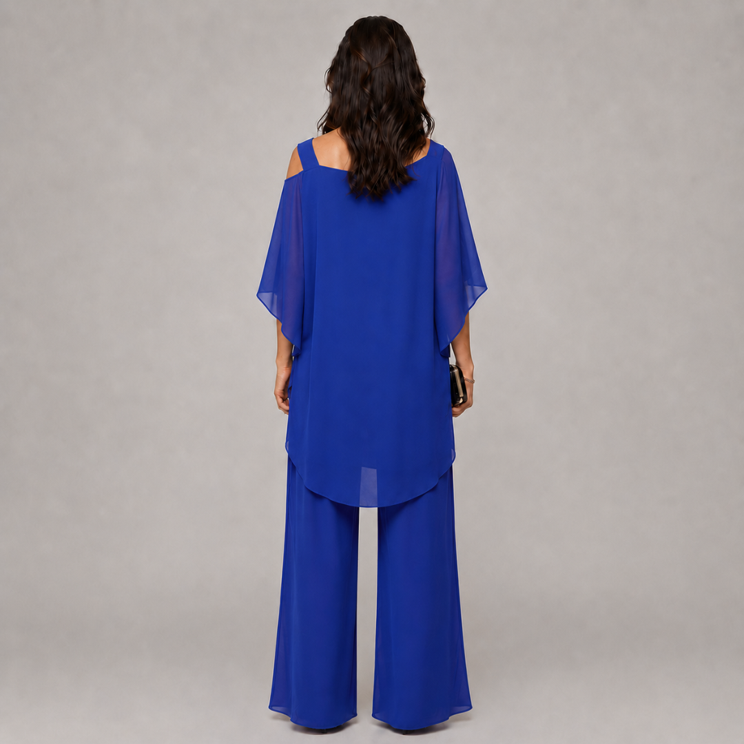 Ensemble Mariella bleu, détail du col carré et voile asymétrique