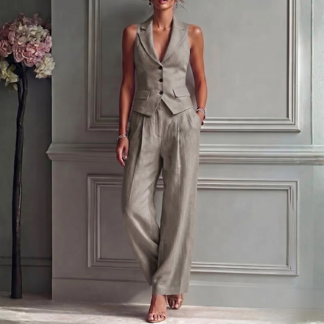 Ensemble coordonné femme gris gilet dos-nu et pantalon fluide, vue de face