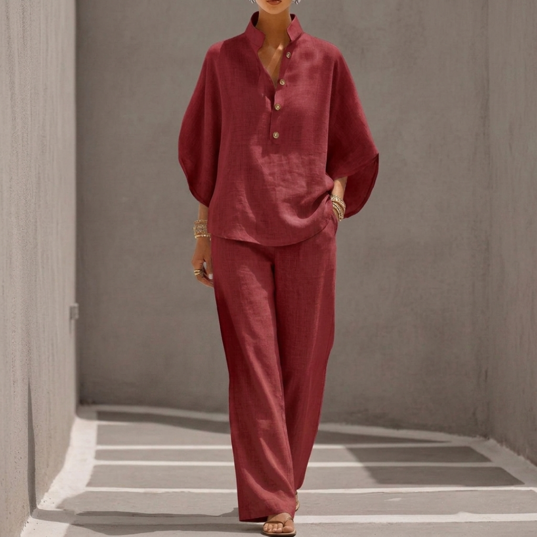 Ensemble femme rouge, blouse oversize col montant boutonnée et pantalon large