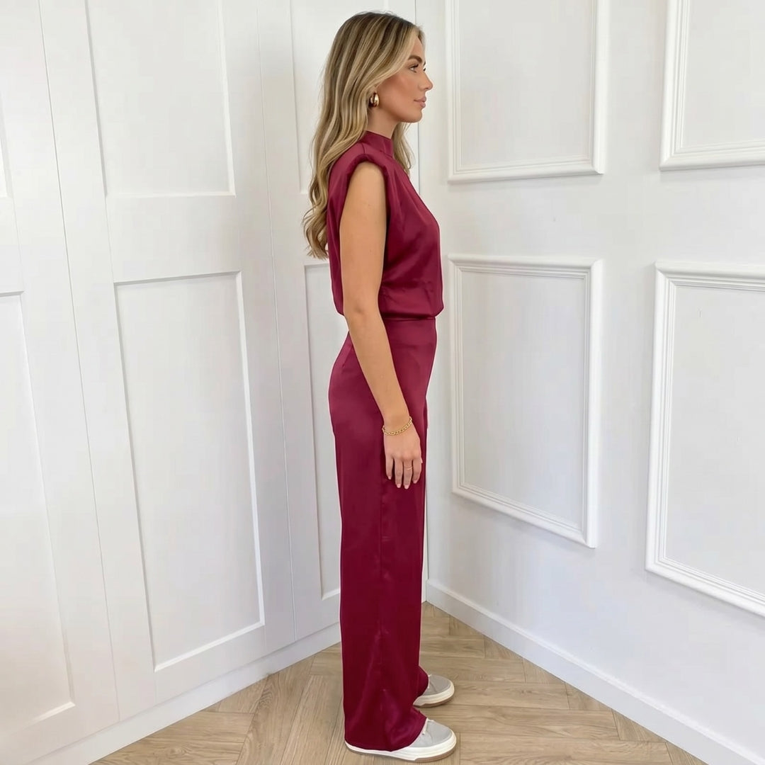 Ensemble bordeaux femme, vue de dos, pantalon large fluide