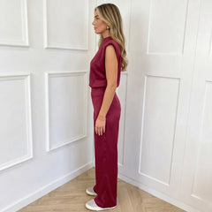 Ensemble deux pièces femme bordeaux, top sans manches et pantalon large, vue de face