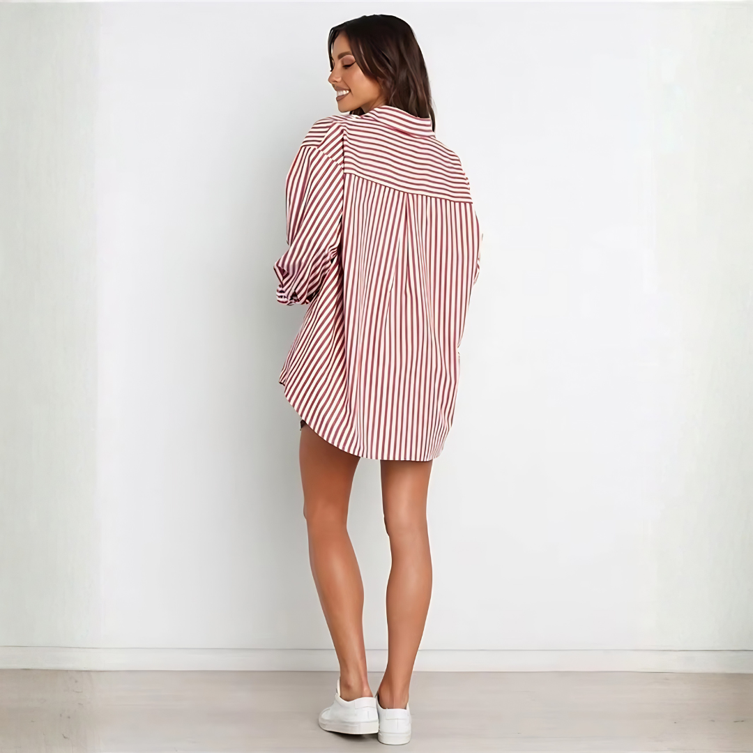 Ensemble Tiara rouge rayé, vue de dos, chemise manches longues