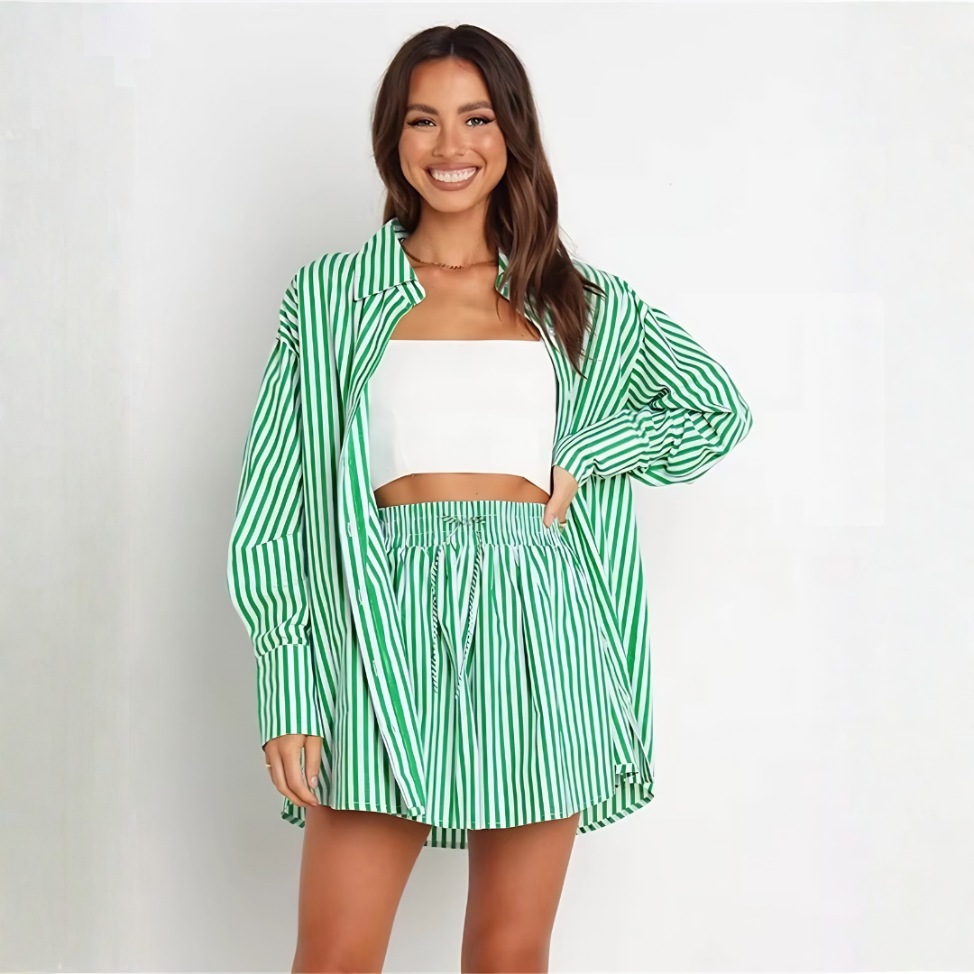 Ensemble deux pièces rayé vert et blanc, chemise oversize et short, vue de face