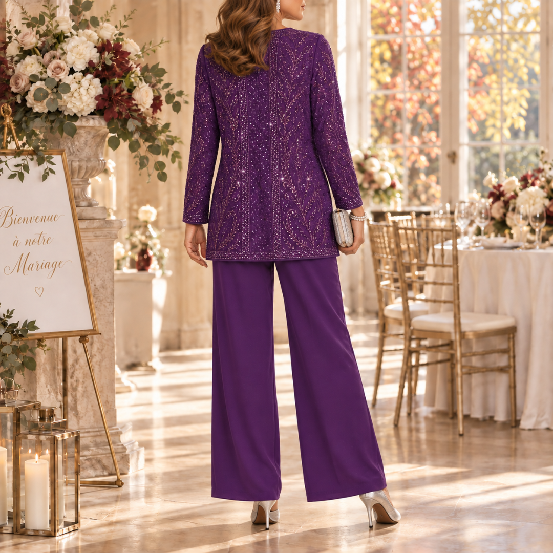 Dos de l'ensemble violet trois pièces, veste pailletée à manches longues