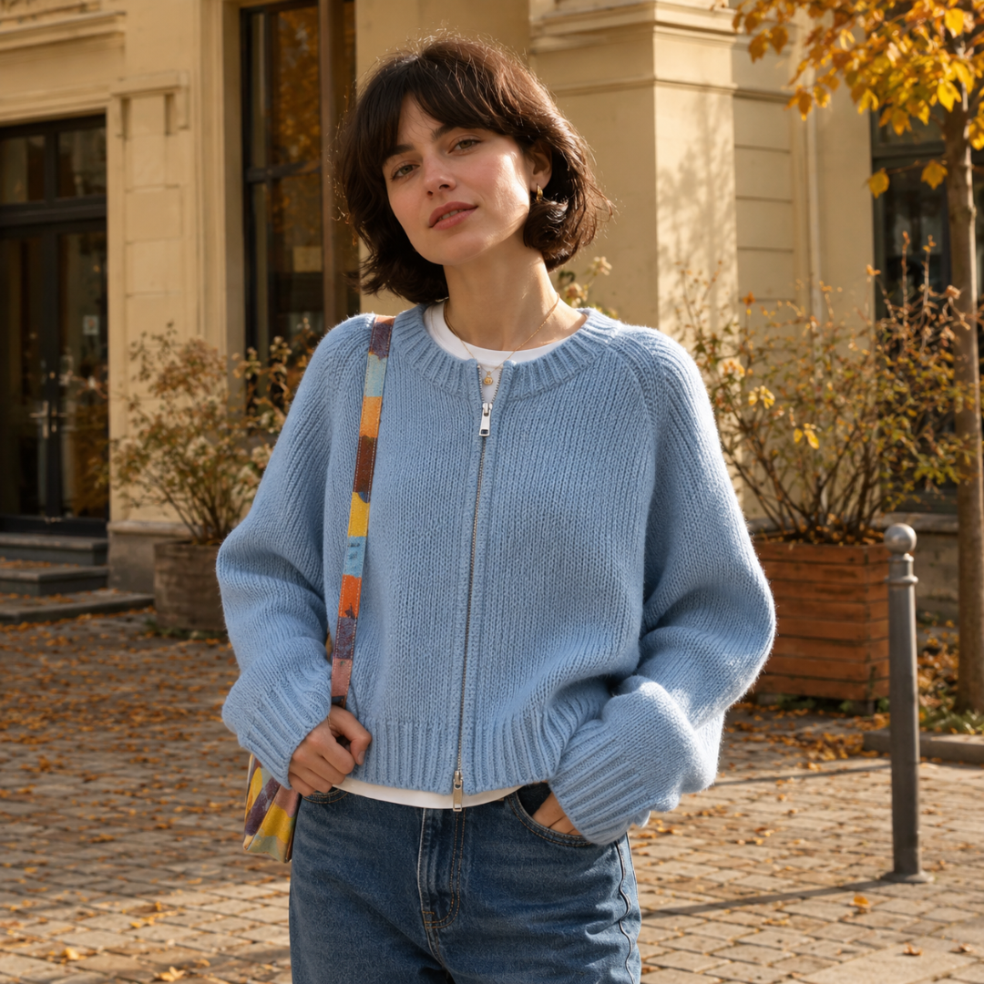 Gilet femme bleu clair en maille, zip fermé et manches raglan longues