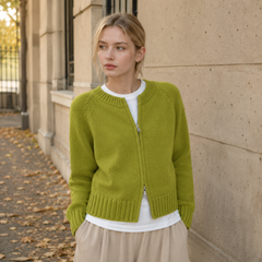 Gilet femme vert avec fermeture zippée à double curseur et bords côtelés