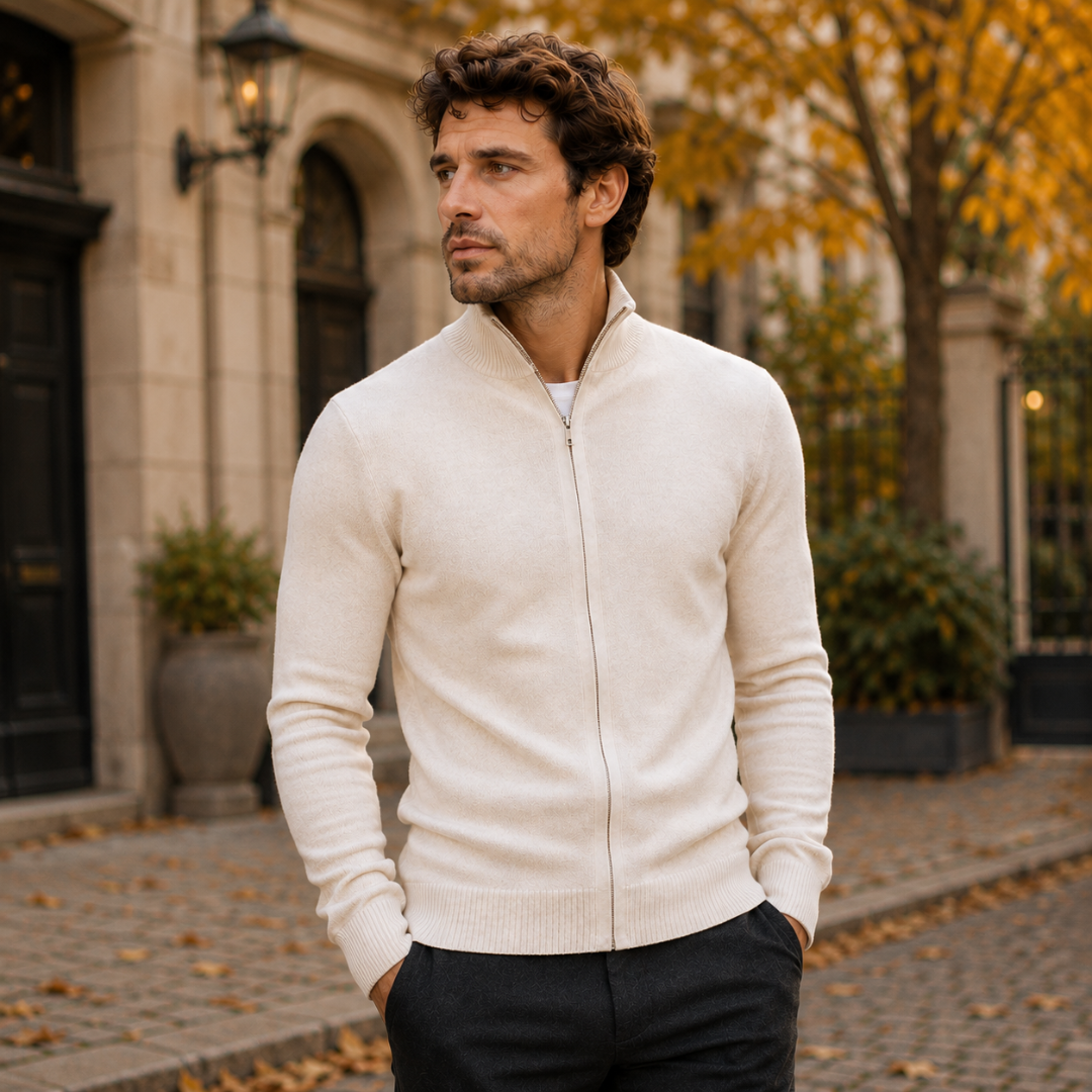 Gilet homme beige en maille fine, fermeture à glissière remontée et bords côtes au bas