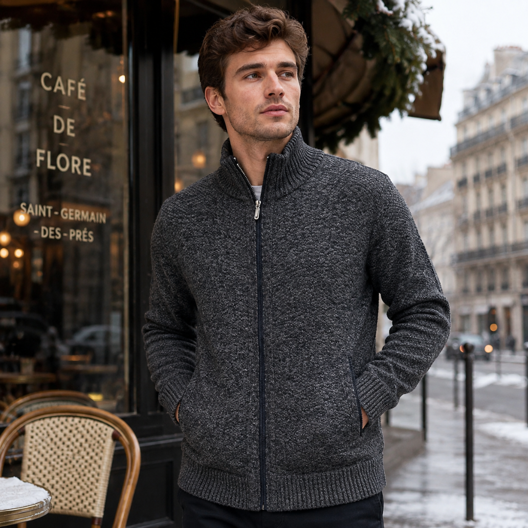 Gilet homme gris foncé chiné zippé, poches latérales et poignets côtelés en rue enneigée