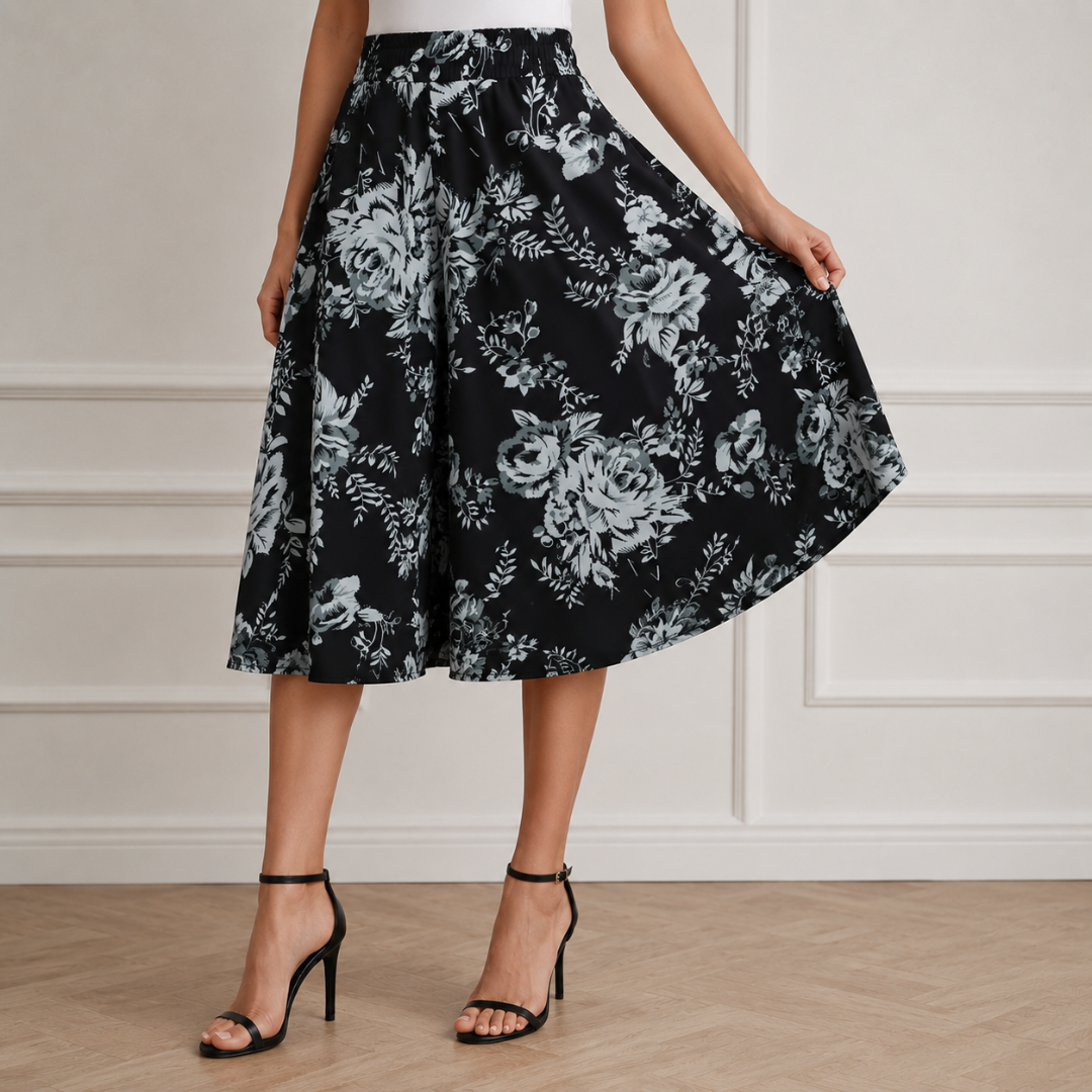 Jupe-culotte noire à grandes roses grises et blanches, coupe large évasée