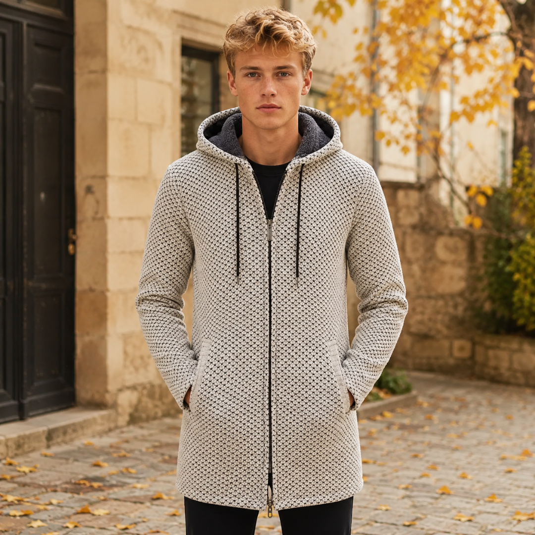 Manteau homme beige à capuche, fermeture zippée et cordons de serrage, vue de face