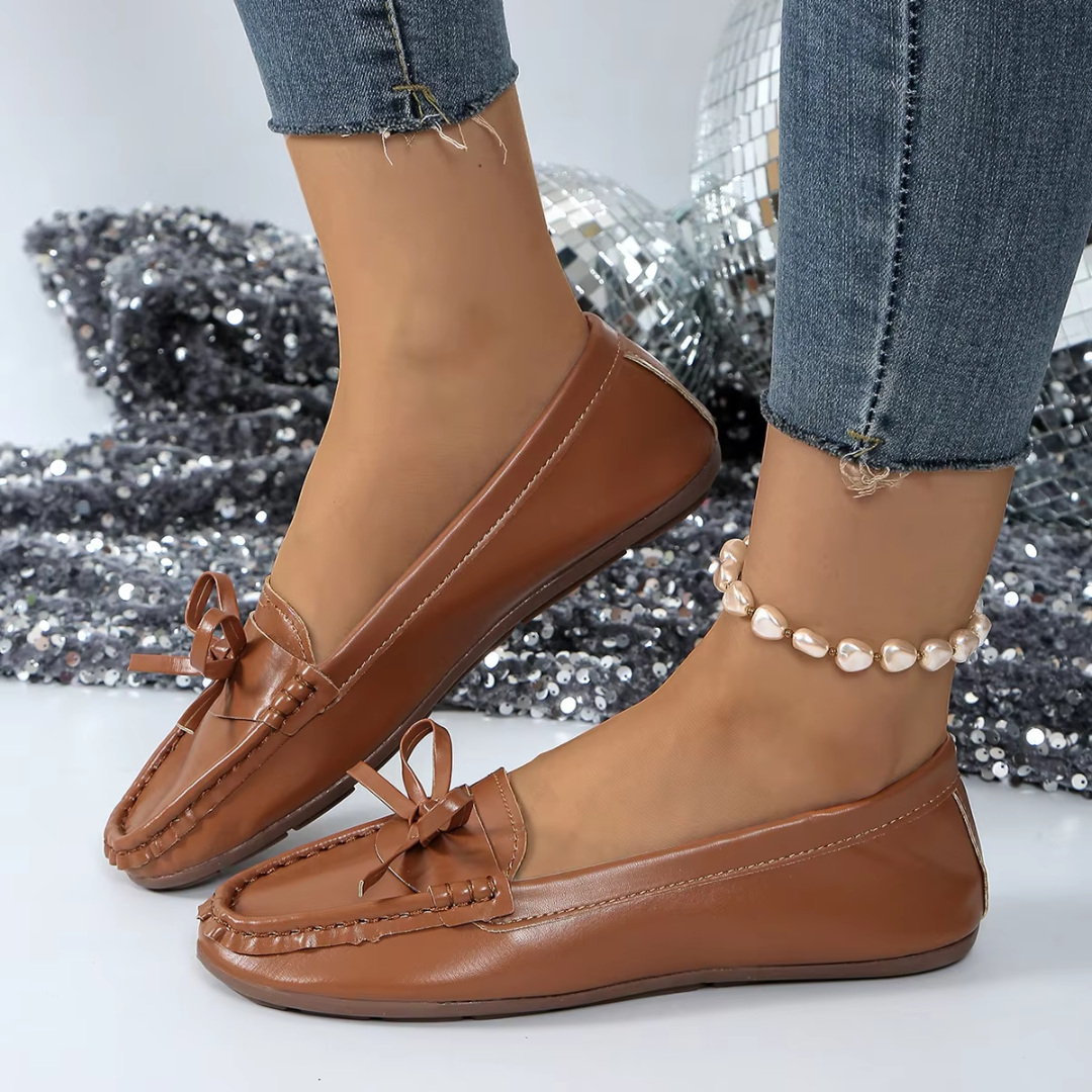 Mocassins plats marron pour femme, nœud sur le dessus et coutures visibles au pourtour
