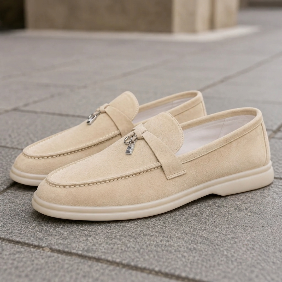 Mocassins femme suède beige vue de face, semelle plateforme