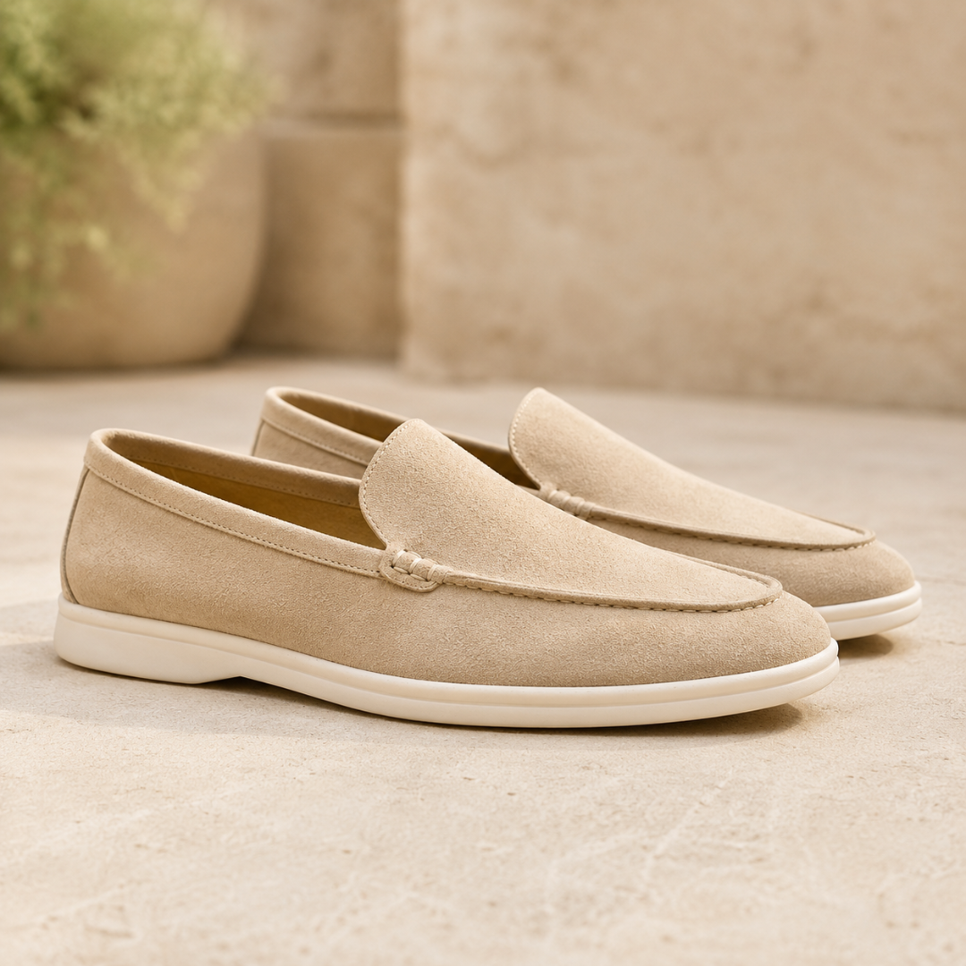 Mocassins homme beige clair, surpiqûre ton sur ton et fine semelle blanche