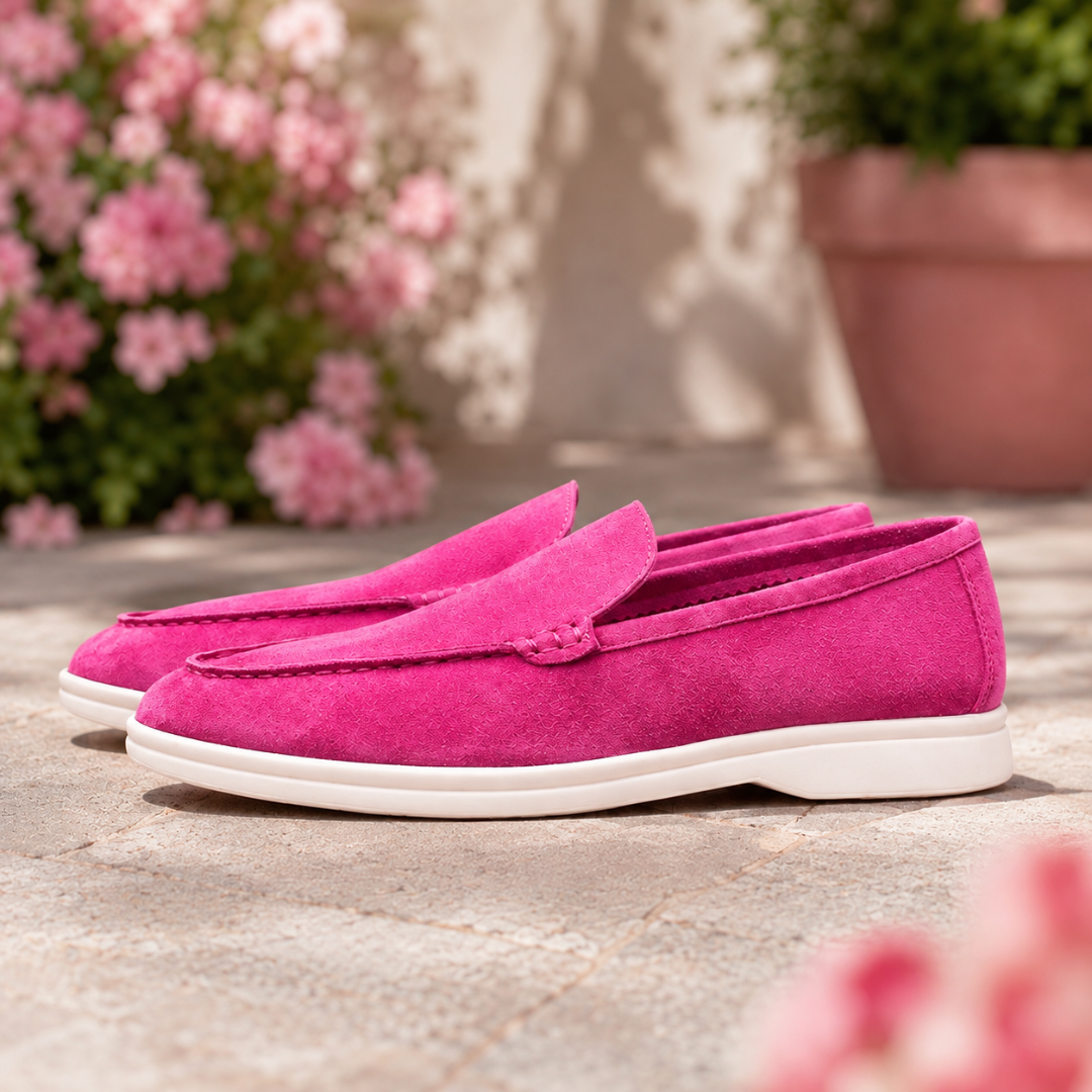 Paire de mocassins homme rose fuchsia, col souple ouvert et semelle blanche épaisse