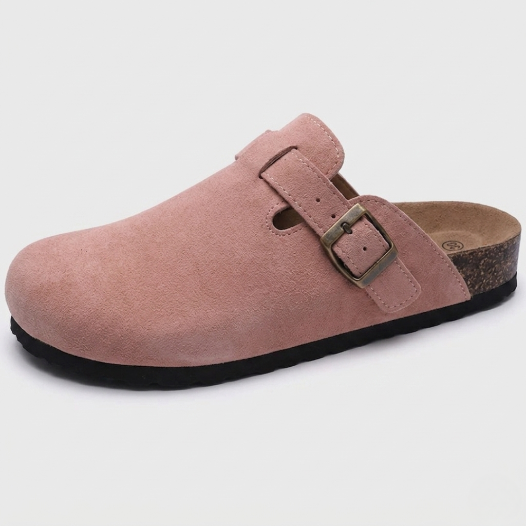 Mule bout fermé coloris rose en suédine, boucle dorée
