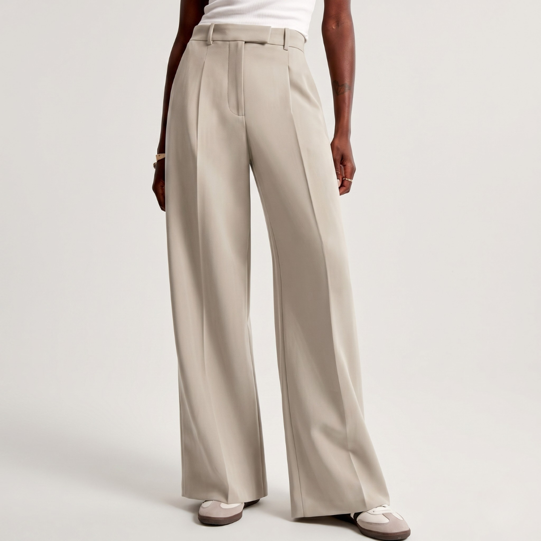 Pantalon large femme beige, coupe fluide taille haute, vue de face