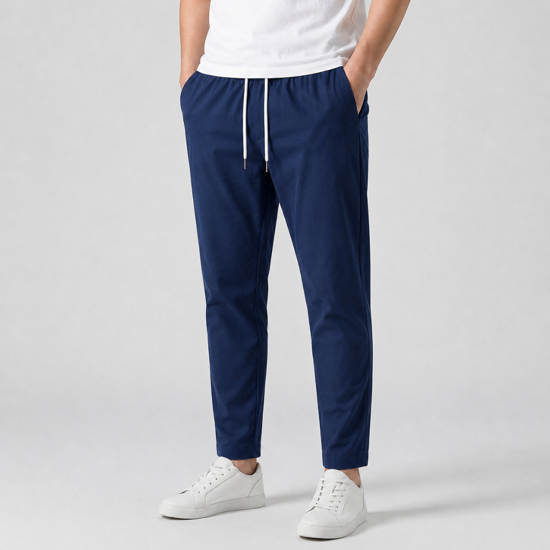 Pantalon homme coupe slim bleu foncé avec cordon de serrage blanc