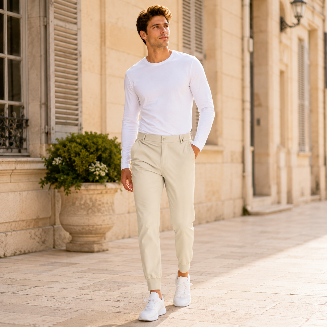 Pantalon jogger beige coupe slim, jambe fuselée et bas resserrés à la cheville