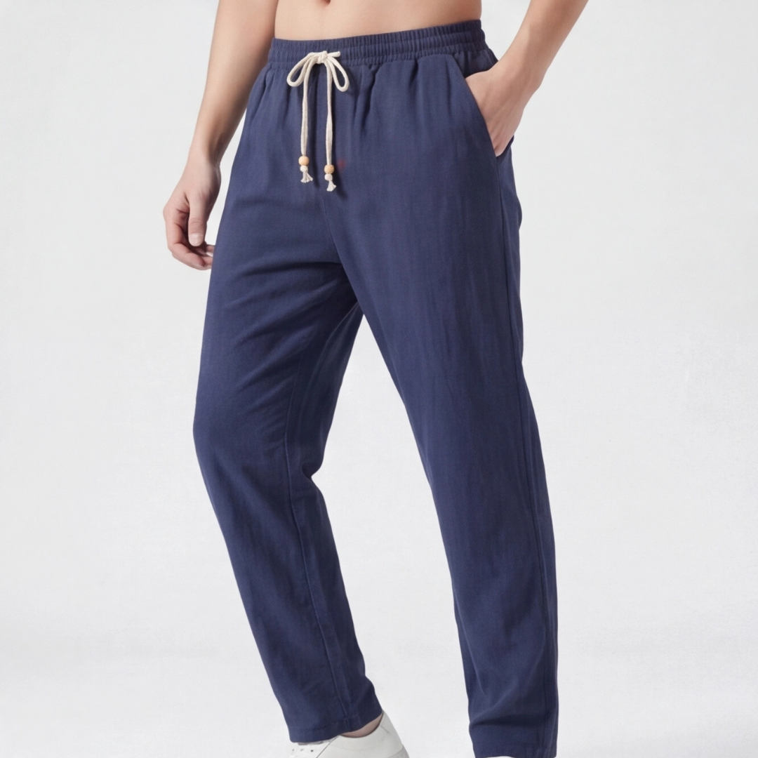 Pantalon homme lin bleu marine vue de trois quarts, coupe décontractée