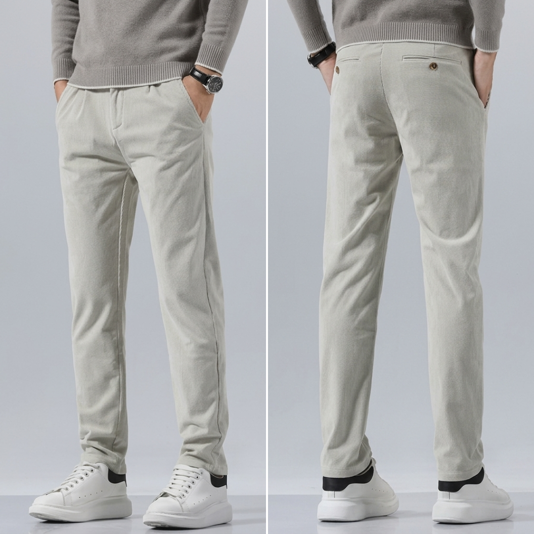 Pantalon homme slim côtelé beige, vue de face debout