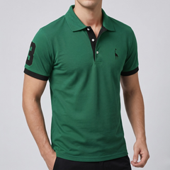 Polo homme vert avec col classique, vue de face