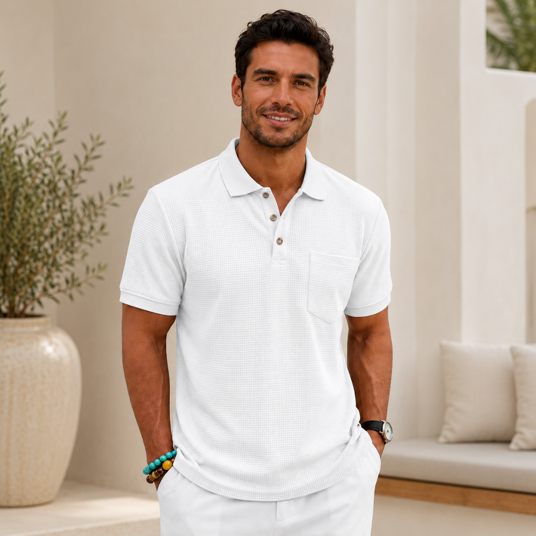 Polo homme blanc à texture gaufrée, poche poitrine, manches courtes