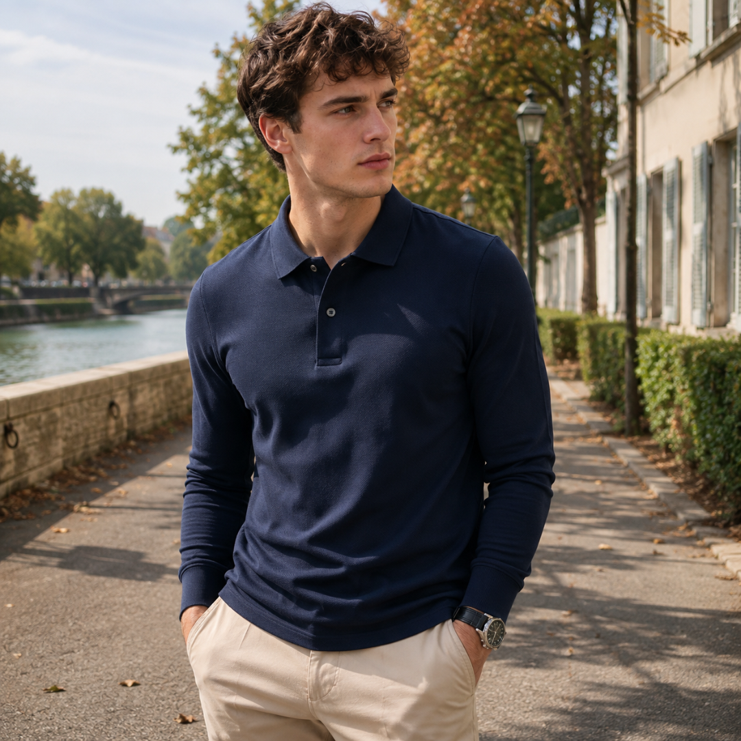Polo homme bleu marine à manches longues, col ouvert et patte boutonnée