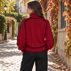 Dos du pull femme rouge à col roulé, manches longues et bords-côtes aux poignets