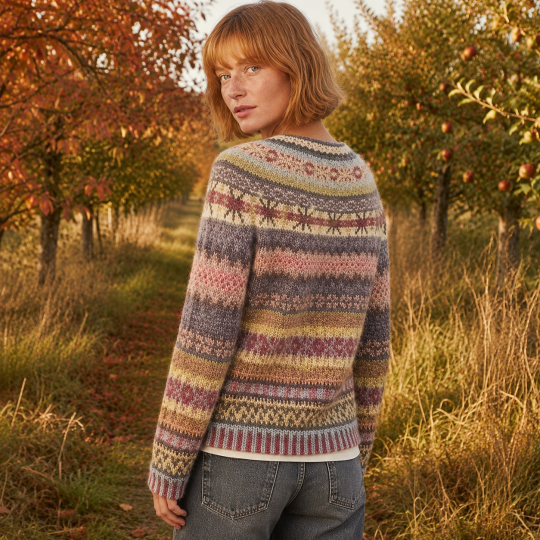 Dos du pull femme multicolore montrant les rangées de motifs jacquard et l'encolure ronde