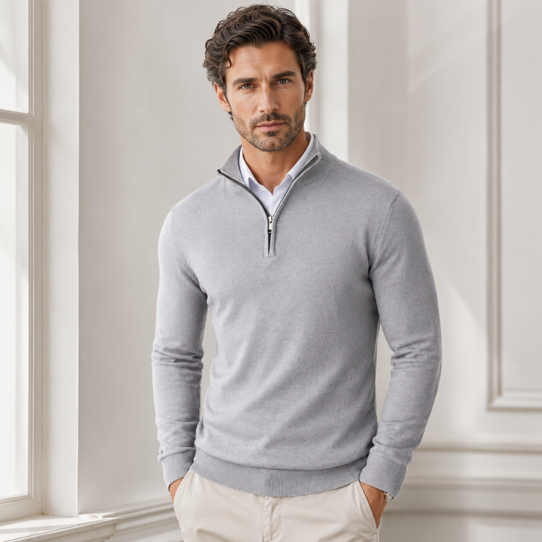 Pull homme gris clair chiné à demi-zip, col montant et coupe près du corps
