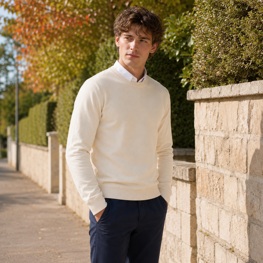 Pull crème à col rond pour homme, manches longues et poignets côtelés