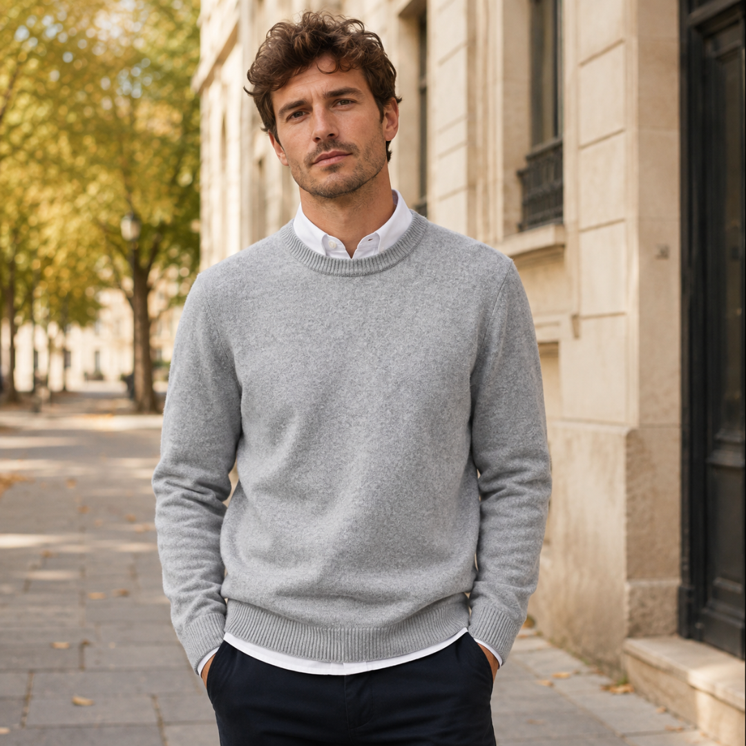 Pull homme gris à col rond avec poignets et base côtelés