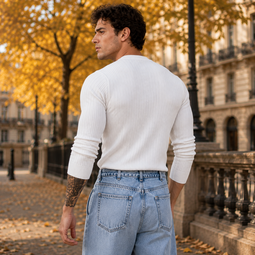 Dos du pull homme blanc côtelé, manches longues à poignets côtelés