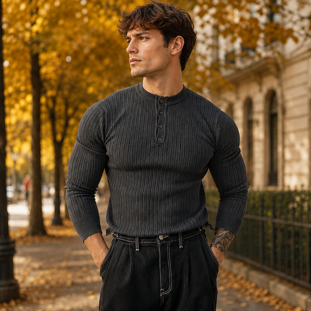 Pull homme gris foncé côtelé, col montant boutonné et manches longues