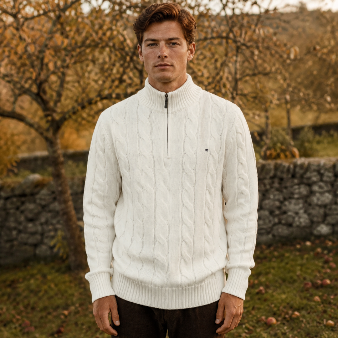 Pull homme blanc en maille torsadée avec col montant et fermeture demi-zip