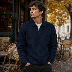 Pull homme bleu marine à demi-zip et col polo, maille côtelée verticale marquée
