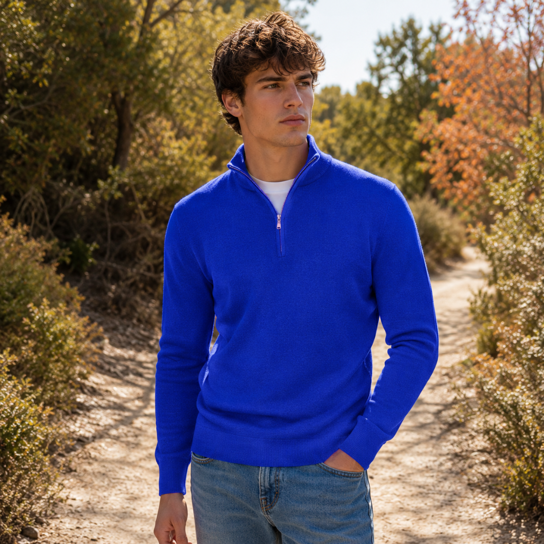 Pull homme bleu vif à col montant et fermeture demi-zip, manches longues