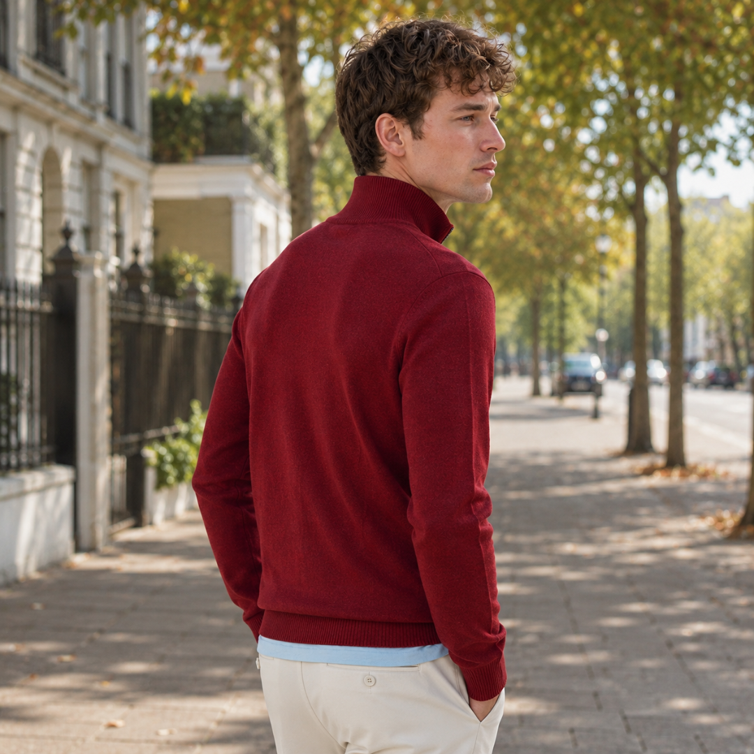 Vue de dos du pull homme rouge à col montant et bas côtelé