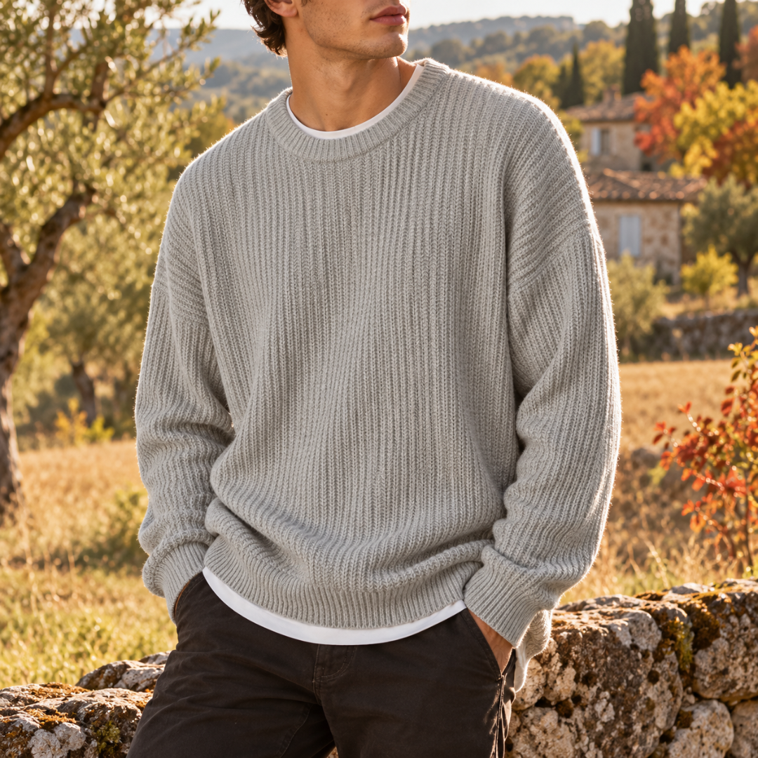 Pull homme gris clair en maille côtelée à col rond et manches longues