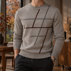 Pull homme camel à motif de lignes croisées bordeaux et grises, col rond